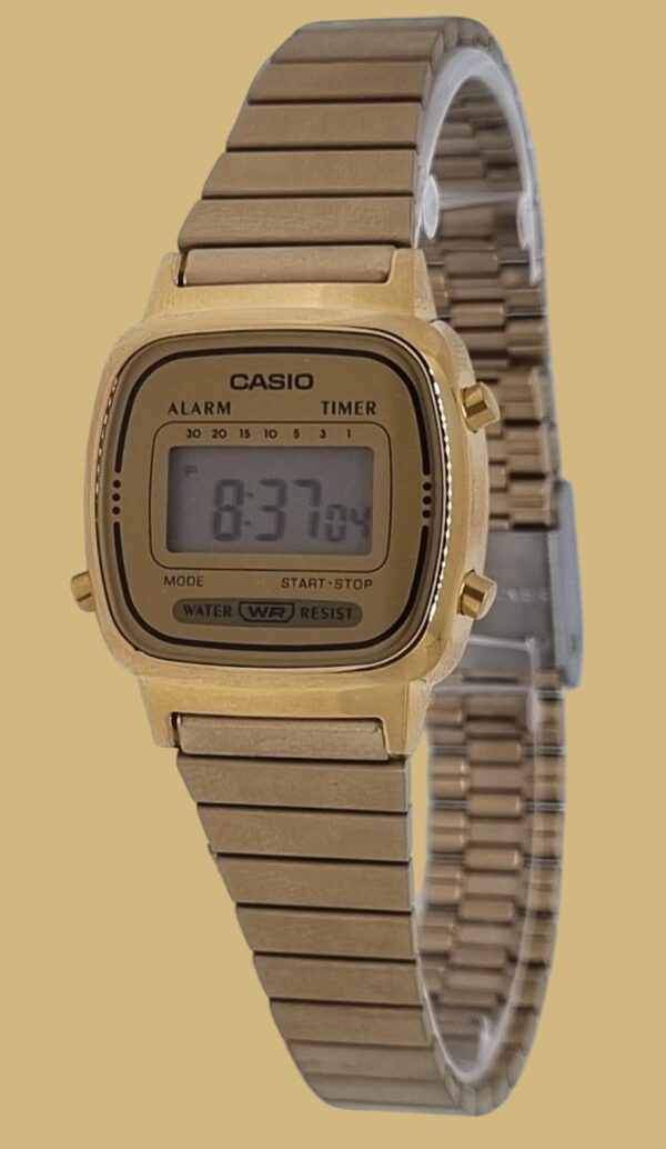 Reloj Casio LA670WGA-9VT